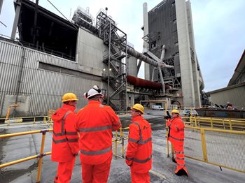 image of people in hi-vis